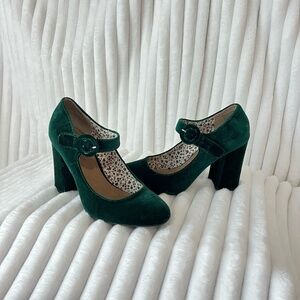 Restricted Green Velvet Chunky 4" Heel Pumps Size 8 Vintage Style